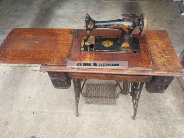 Antique 1910 Singer Treadle Sewing Machine With Cabinet | #27636267