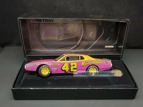 Elite NASCAR Marty Robbins 1974 Dodge Charger 1:24 Scale Diecast