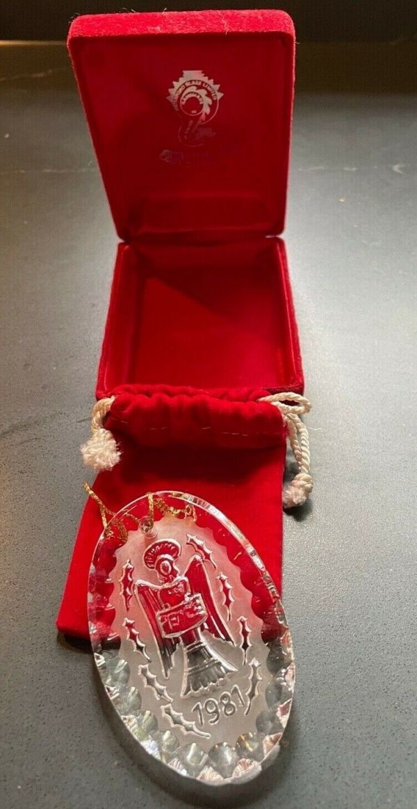 1981 Waterford Crystal Annual Christmas Ornament 1981 Angel Peace W ...