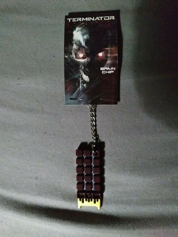 TERMINATOR GENISYS Endoskeleton T - 800 Brain Chip CPU Key Chain Loot ...